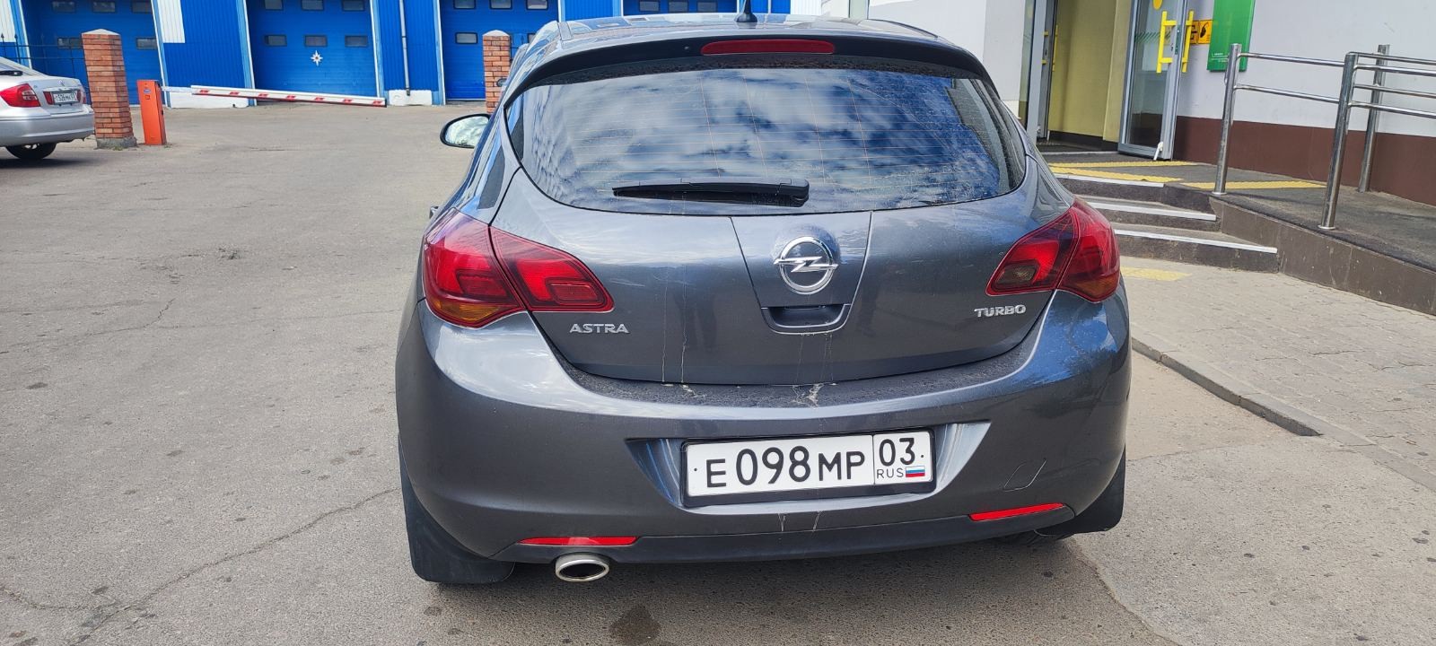 Транспортное средство Opel Astra, 2011 года выпуска, регистрационный знак Е098МР03, идентификационны