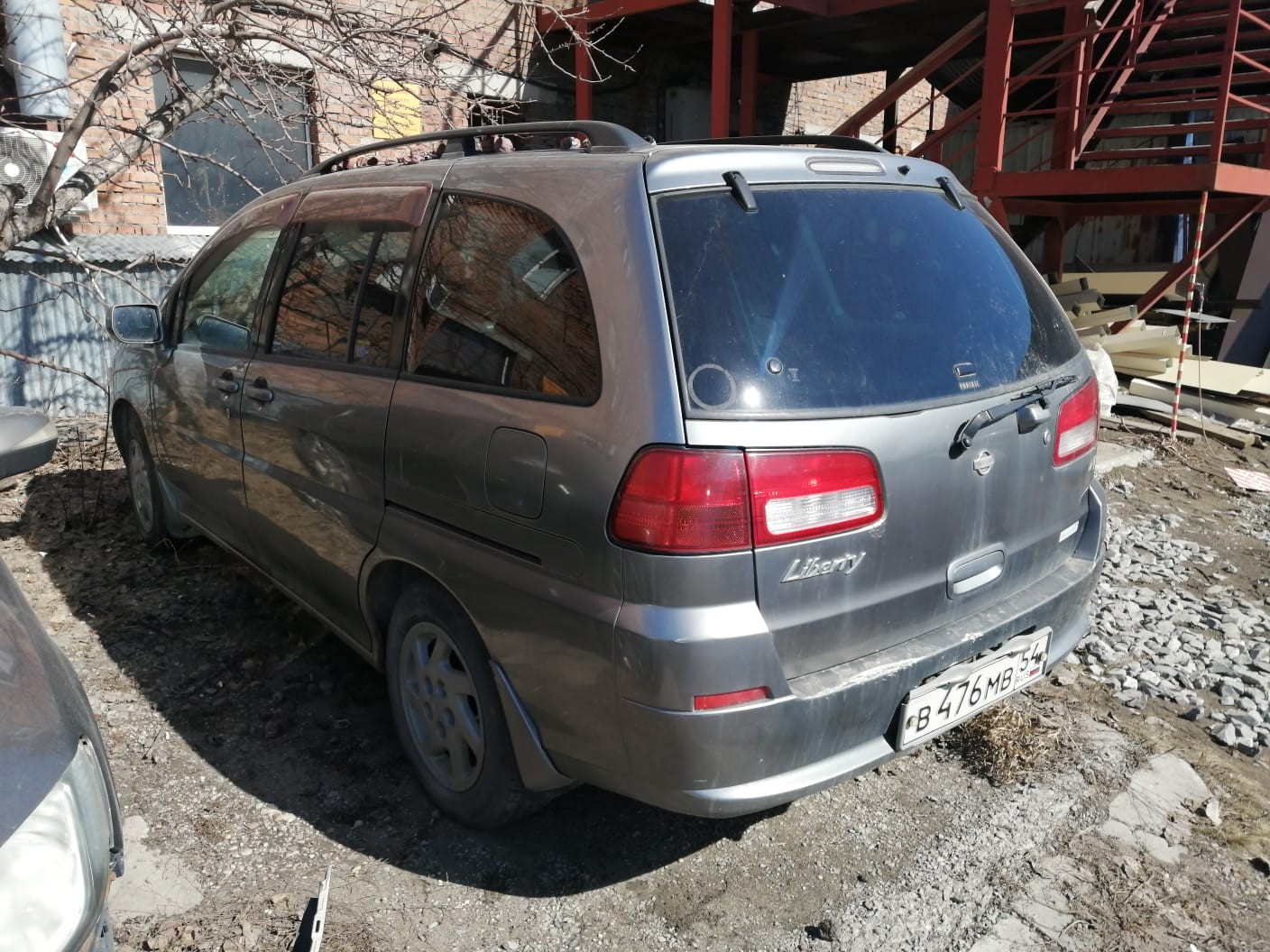 Автомобиль NISSAN LIBERTY, 2000 г.в., г/н В476МВ54, номер кузова: PM12-174868, цвет серый (залог) Те
